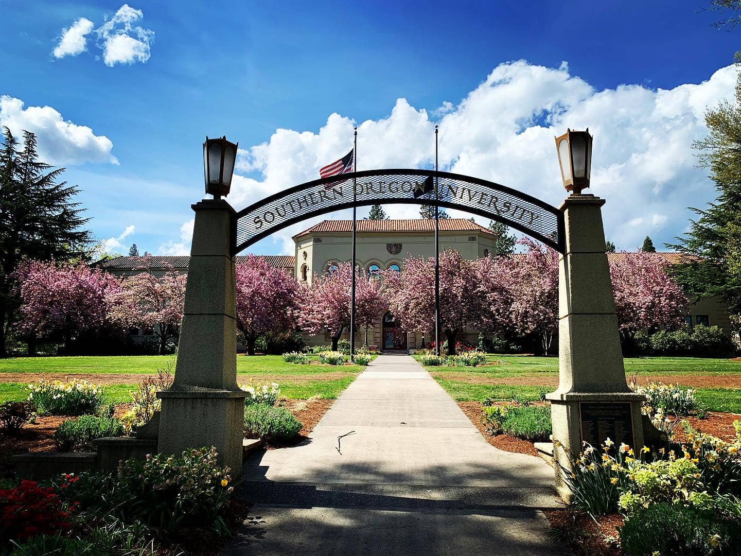 Southern Oregon University Abound Finish College