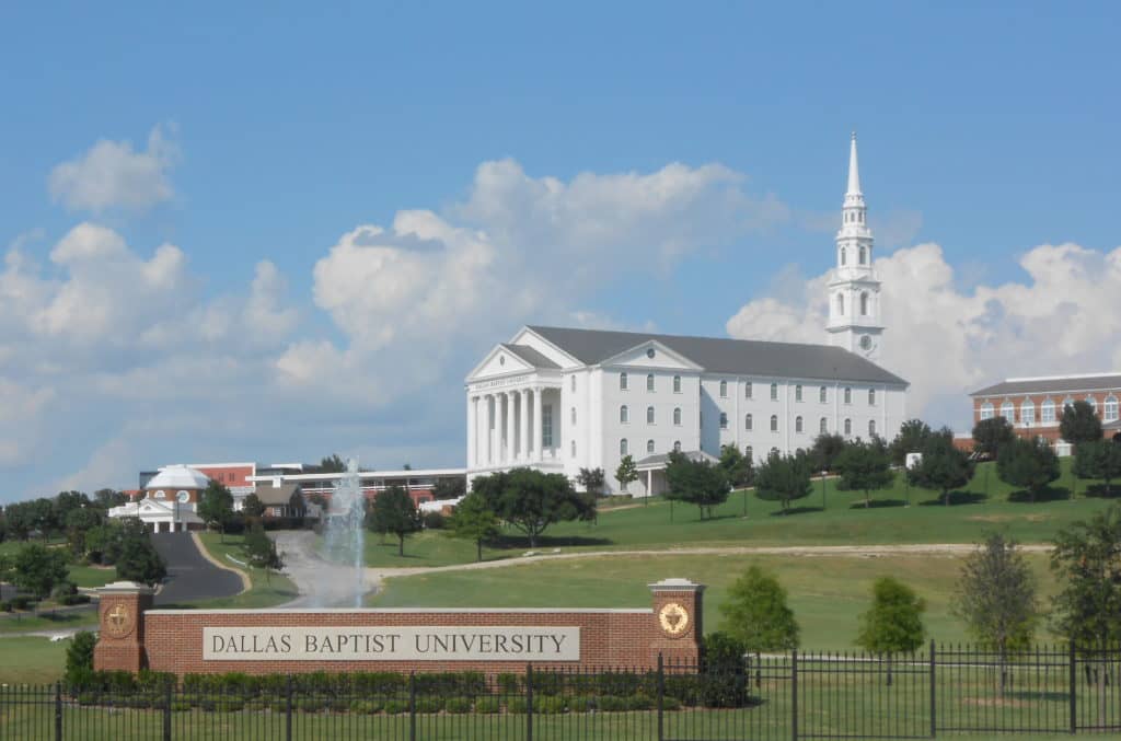dallas baptist university texas colleges college mba finance commons value students global wikimedia programs tx schools affordable graduate abound degrees